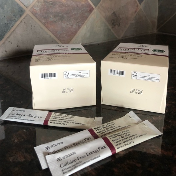 Caffeine-free blackberry Arbonne fizz - Picture 3 of 3